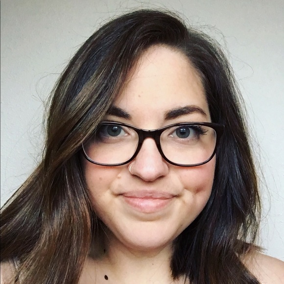 Meet your Posher, Kara - Picture 1 of 1